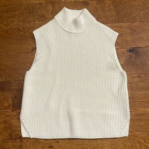 NWOT Abercrombie & Fitch Sleeveless Turtleneck Sweater Size XS in Cream